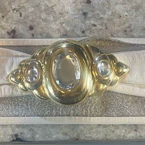 Vintage 1987 Liz Claiborne white leather belt sold as is has flaws‎